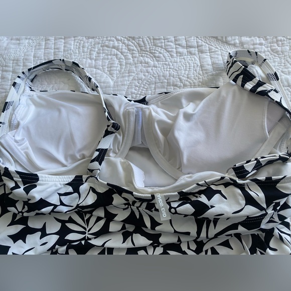Land’s End Tankini Black and White Floral Small Top Medium Bottom - Picture 6 of 6